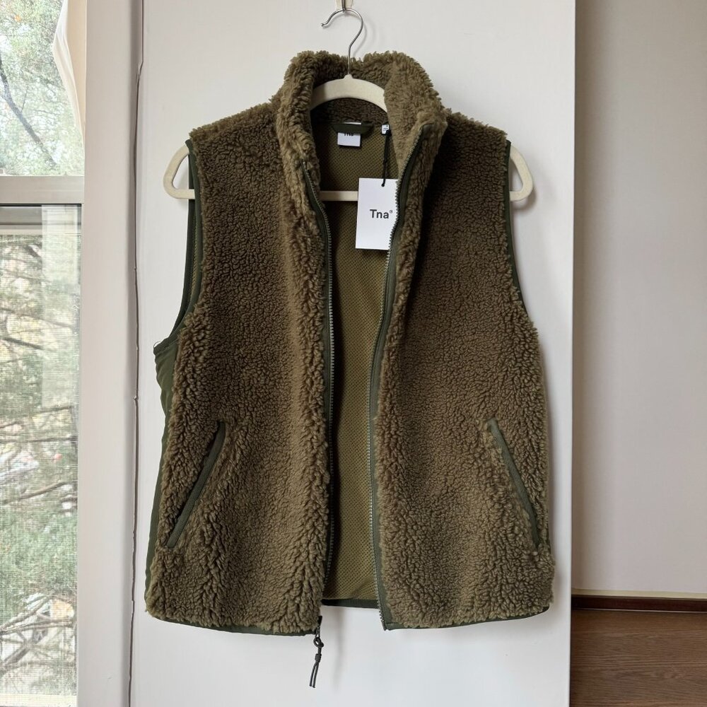 NWT Aritzia TNA Cody Massive Polar Fleece Vest Green Small